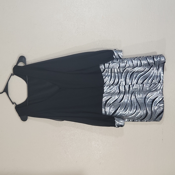 Cache Black/Silver Sequined Cold Shoulder Dress SZ 14 - Picture 4 of 7